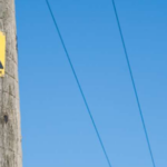 alasan-tiang-listrik-sering-dipukul-saat-malam-hari