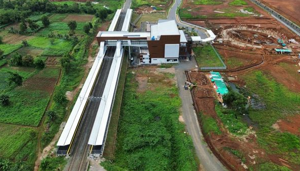 Warga Bahagia Usai Stasiun KRL Jatake Beroperasi