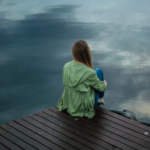 Mengatasi Rasa Kesepian di Keramaian