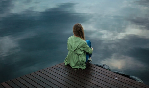 Mengatasi Rasa Kesepian di Keramaian