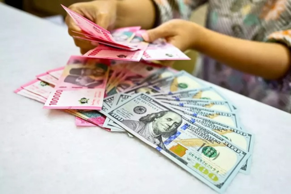Nilai Tukar Rupiah Menguat Tipis Terhadap Dolar AS Pagi Ini